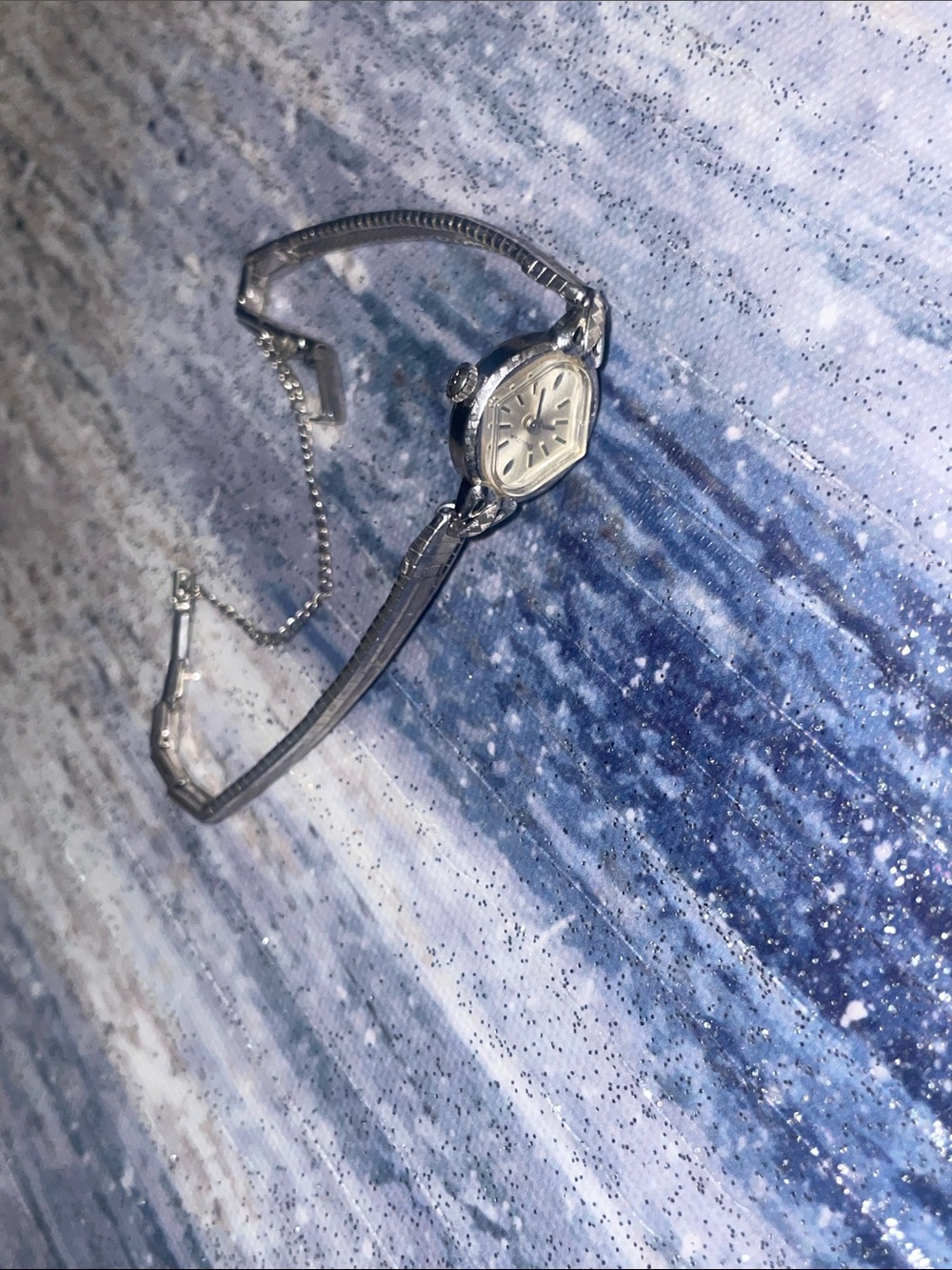 Elegant Silver Tone Ladies Bracelet Watch - Picture 5 of 14